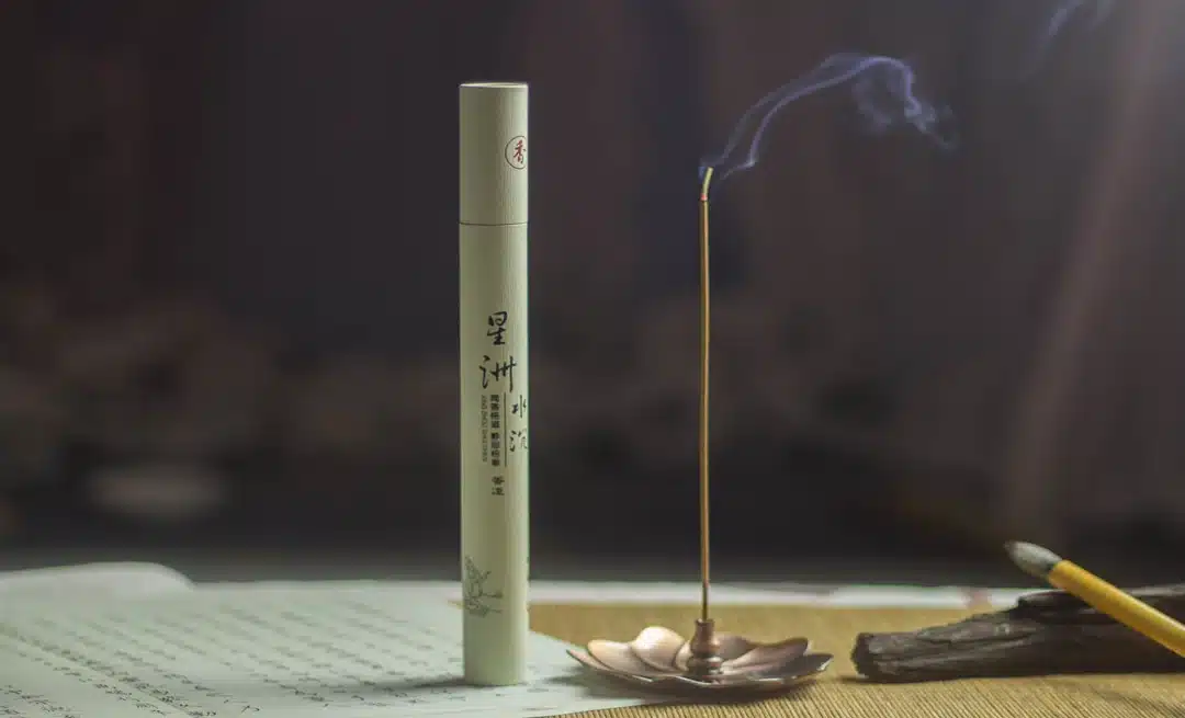 How to use incense